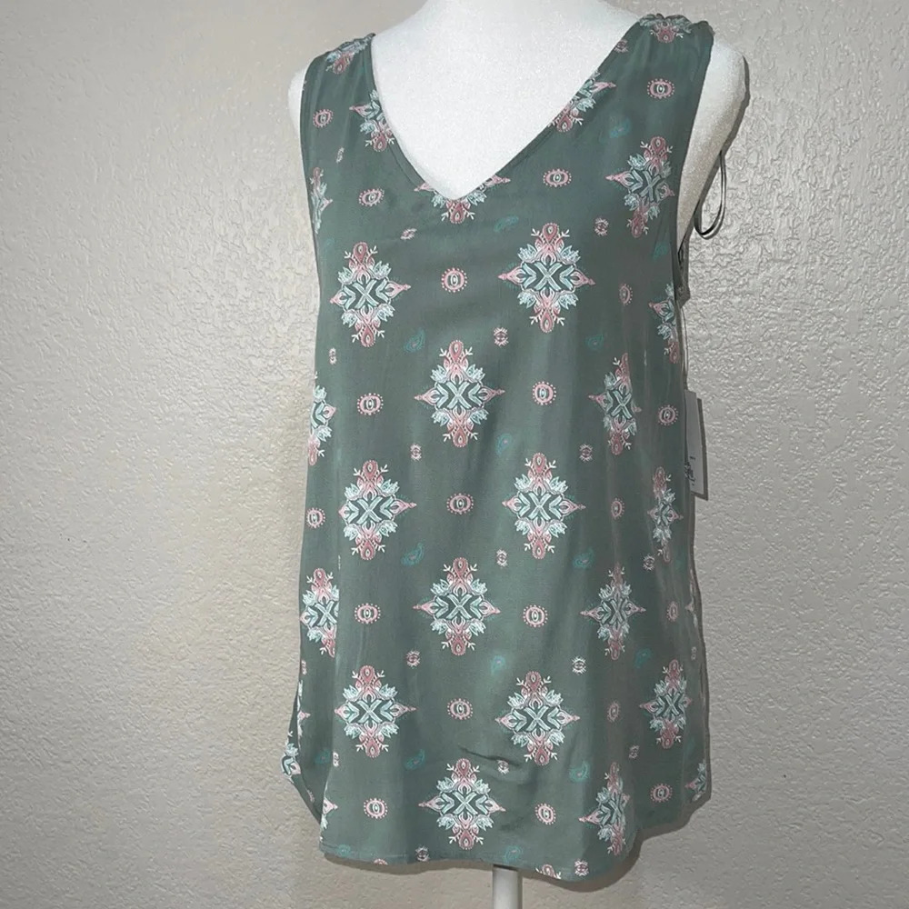 NWT SO Beautiful V front, V back Sage blouse
